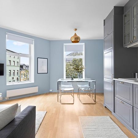 Modern And Bright Apartment In Central Oslo Exterior photo